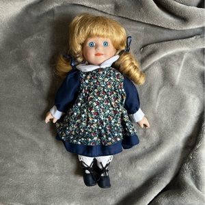 Vintage 1996 Memories Porcelain Collectible Doll 11” Good condition Opened box